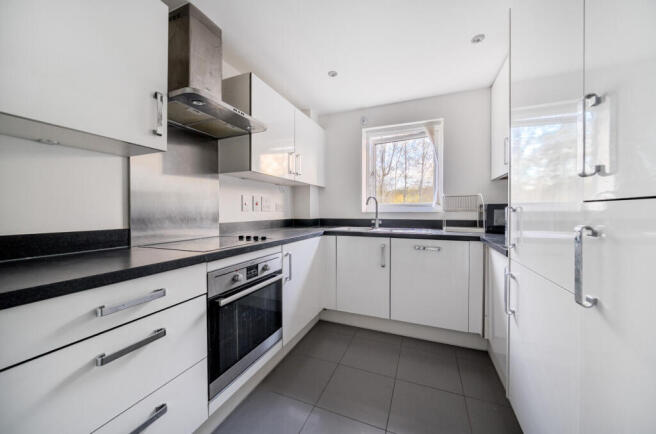 1385350-14-692737...