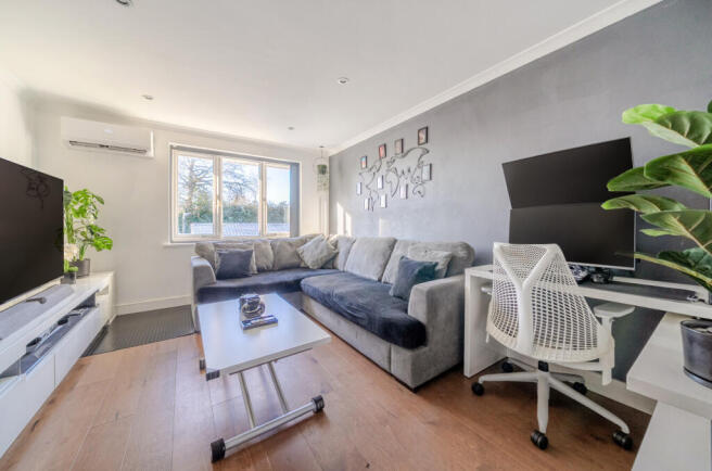 1395250-8-695ba24...