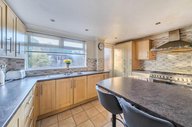 1395362-7-695bdd8...