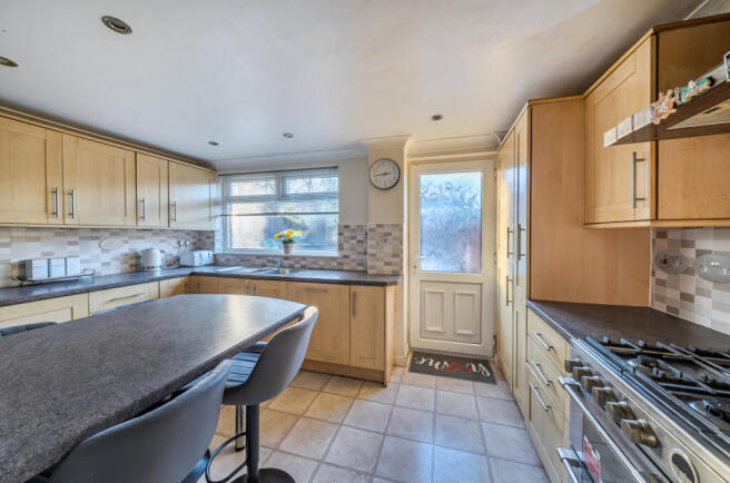 1395362-8-695bdd9...