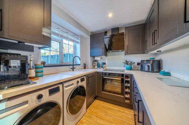 1400118-8-69678d7...