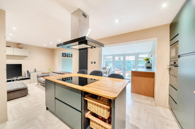 1400091-9-69663a6...