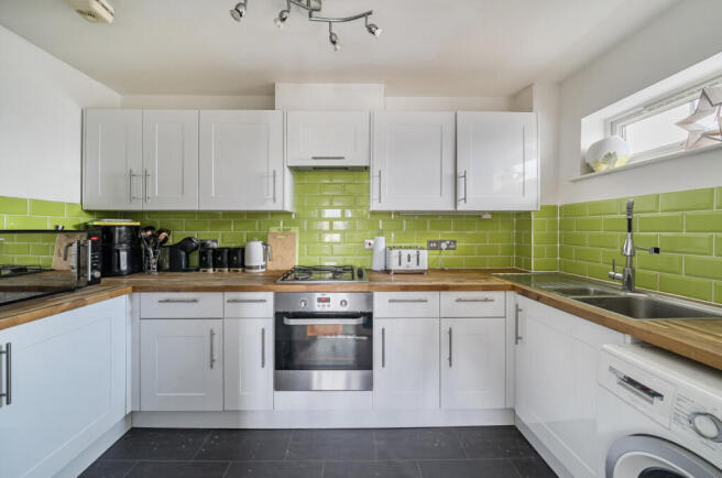 1404060-3-697a225...