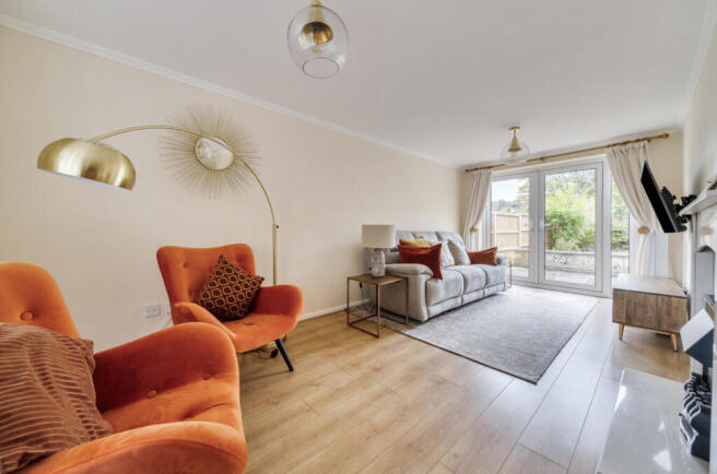 1361685-3-68ee19e...