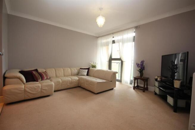 Wallis Place 15 Lounge.JPG