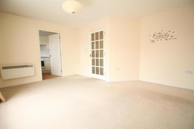 5 Riverbank Way Lounge.JPG