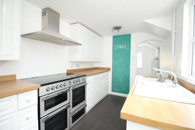 37 Upper Denmark Road Kitchen.JPG