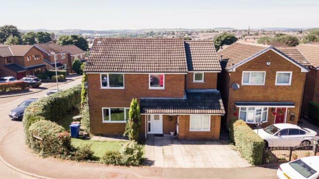 5 bedroom detached house  for sale Barnfield