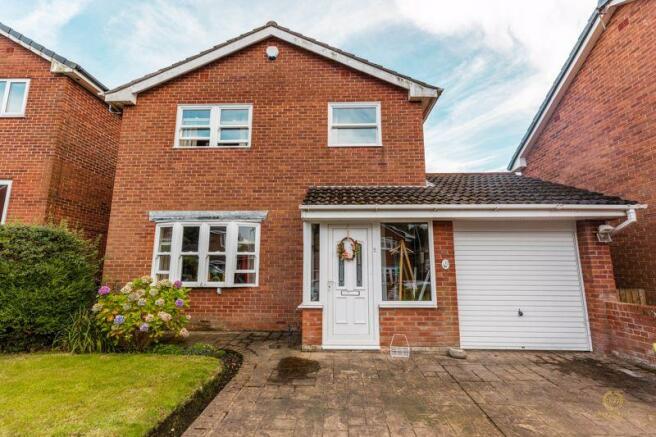 3 bedroom detached house  for sale Barnfield
