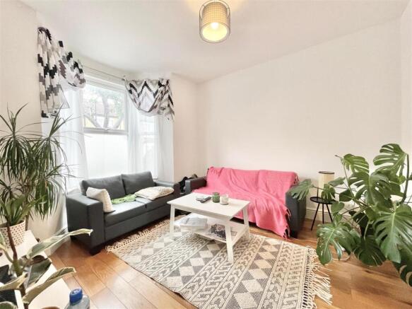 WhatsApp Image 2025-09-18 at 14.14.54.jpeg