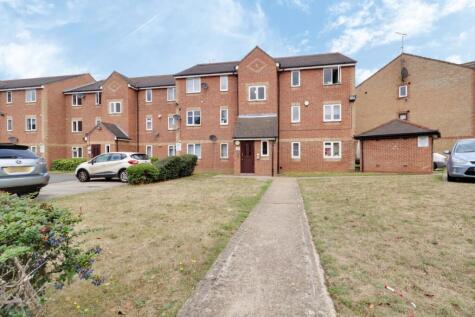 Danbury Crescent, South Ockendon, RM15