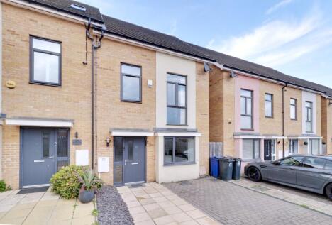 Marshfoot Close, Aveley, RM15