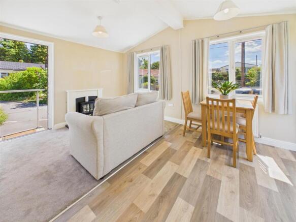 CAM03789G0-PR0076-ST