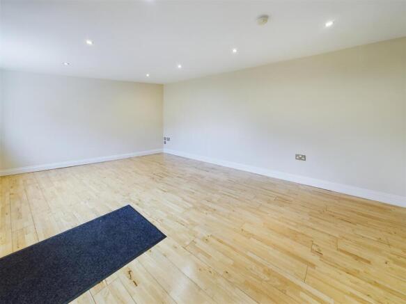 CAM03789G0-PR0012-ST