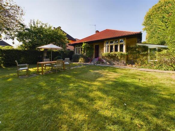 CAM03789G0-PR0030-ST