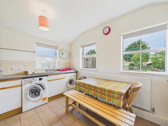 CAM03789G0-PR0081-ST