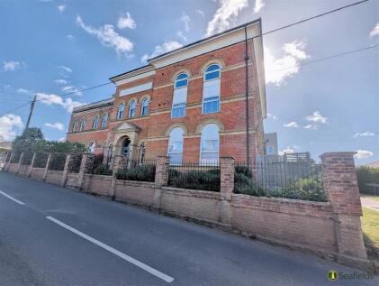 Main Road, Havenstreet, Ryde, PO33 4AE