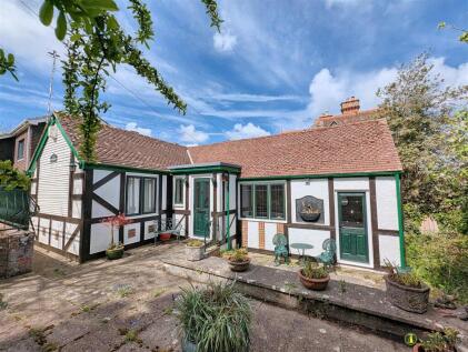 Holgate Lane, Seaview, PO34 5DH