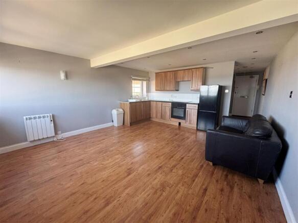 Open Plan Living Room/Kitchen