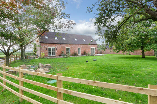 4 Bedroom Barn Conversion For Sale In Buerton Cheshire Cw3