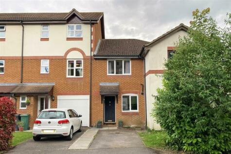 Redhill - 2 bedroom terraced house for sale