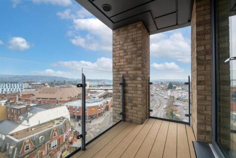 Marketfield Way, Redhill