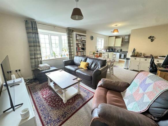 Sitting room 1.jpg