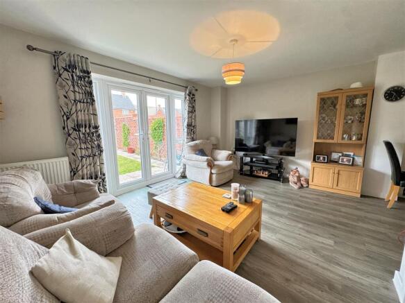 Sitting room 1.jpg