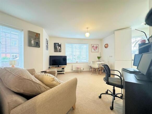 Sitting room 1.jpg