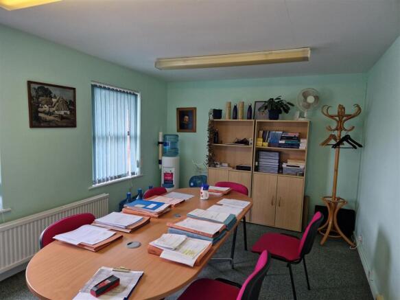 Offices Icknield Court 2.jpg