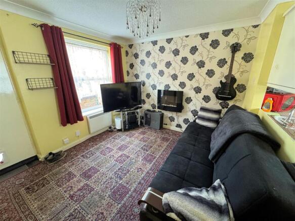 Sitting room 2.jpg