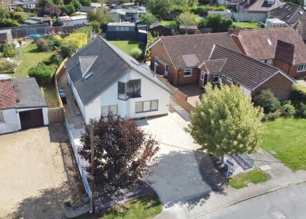 Four Bedroom Detached - No Onward Chain - Wendover