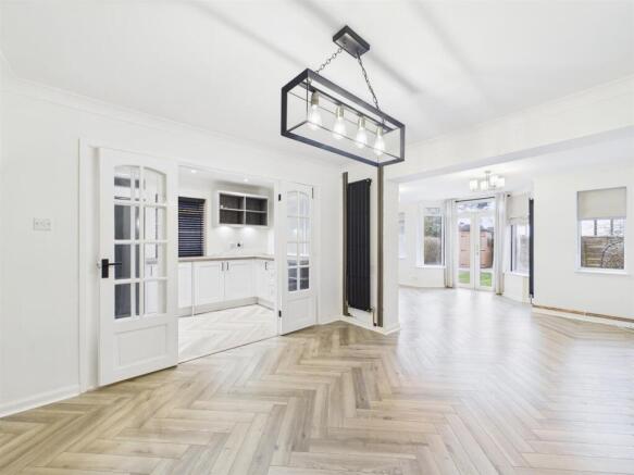 CAM01488G0-PR0172-STILL005 (1).jpg