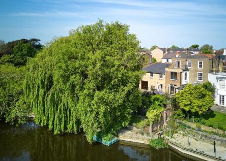 Thames Street, Sunbury-On-Thames, TW16