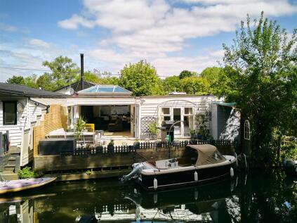 Trowlock Island, Teddington, TW11
