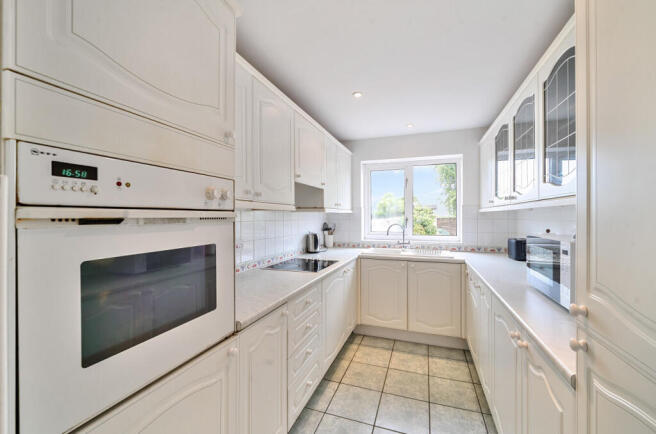 1313572-12-685595...