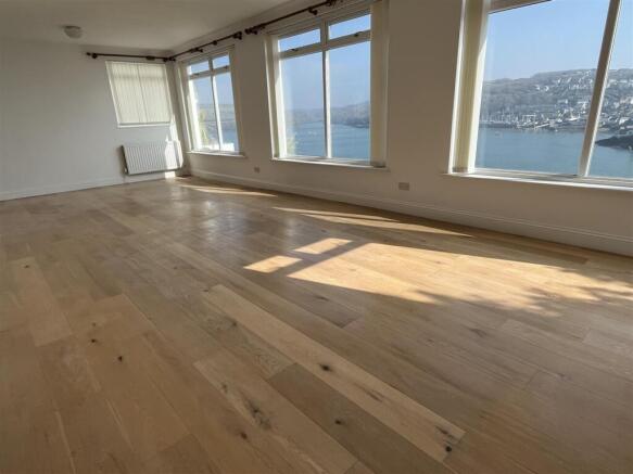 sitting room 2.JPG