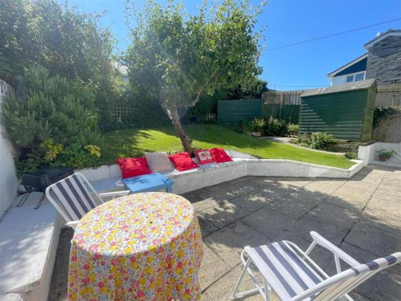 Rear garden 1.jpg