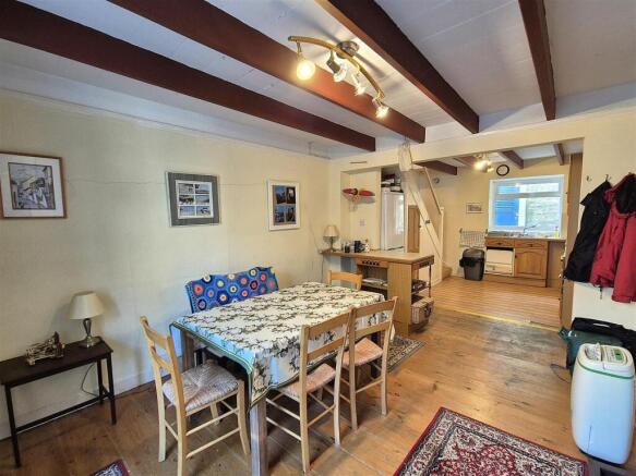 Kitchen dining room