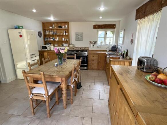 kitchen .JPG