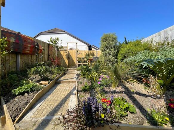 garden 2.jpg