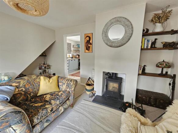 SITTING ROOM (1).jpg