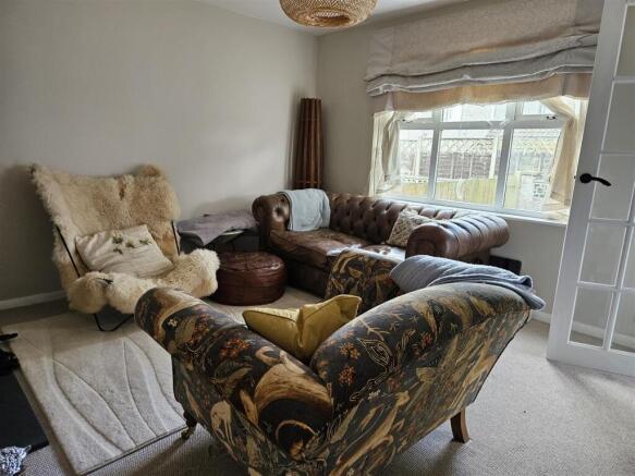 SITTING ROOM (2).jpg