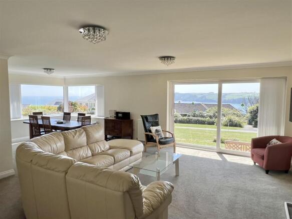 Lounge: