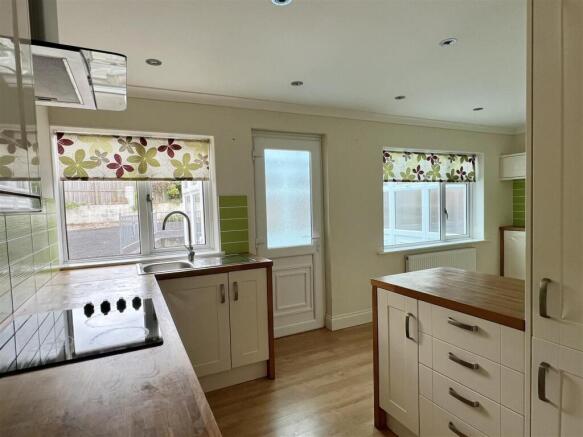 Kitchen/Dining Area