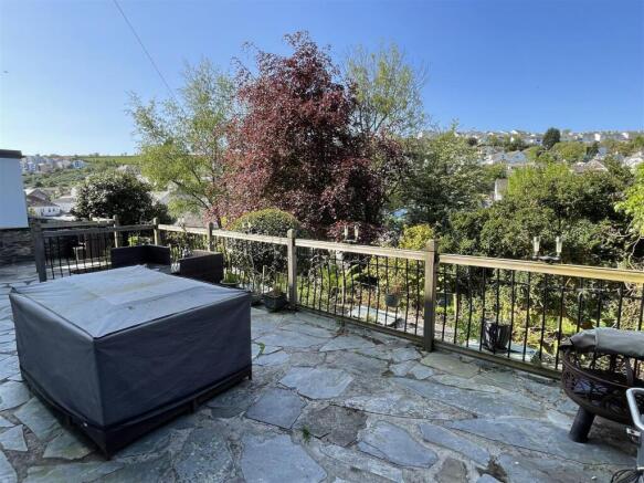 Rear Garden & View