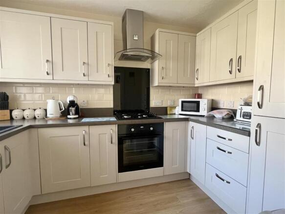 Kitchen: