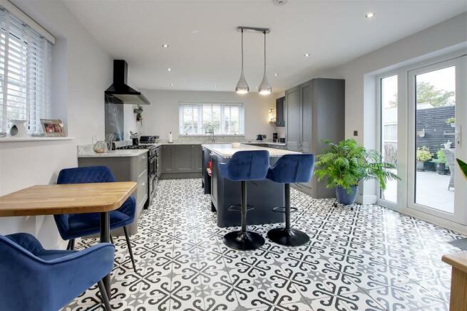 Kitchen/Breakfast Room