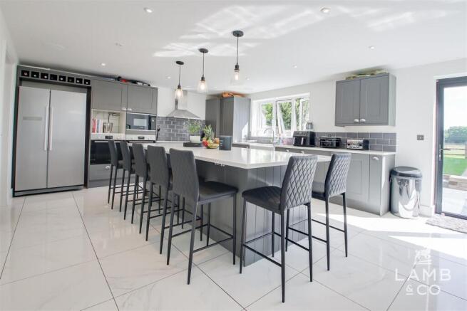 OPEN PLAN KITCHEN/LIVING SPACE