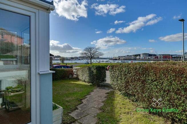 Gardens, Driveway, Garage & Roof Terrace
